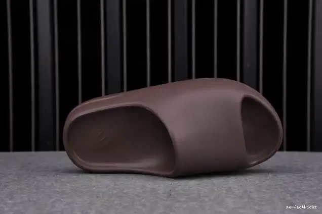 Yeezy Adidas Slide G55495 Soot 0630